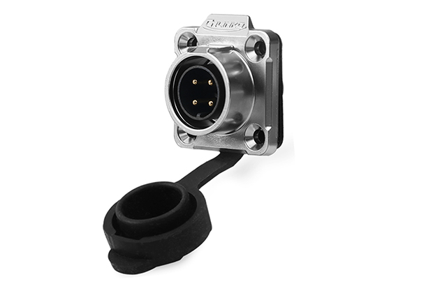 4芯四孔公插座金属