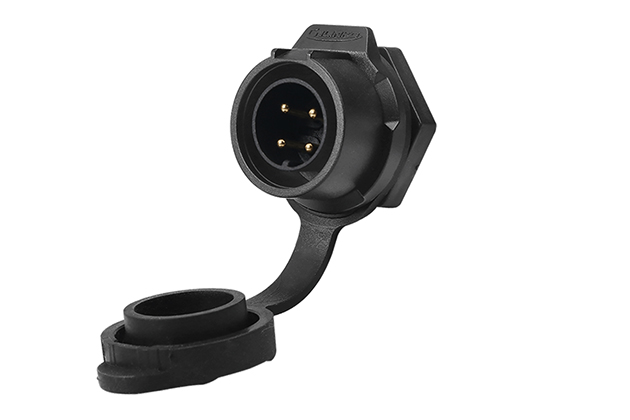 4芯塑料单孔公插座